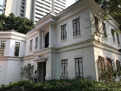10D A new wing, The K.S. Lo Gallery, was added in 1995 to Flagstaff House in Hong Kong Park